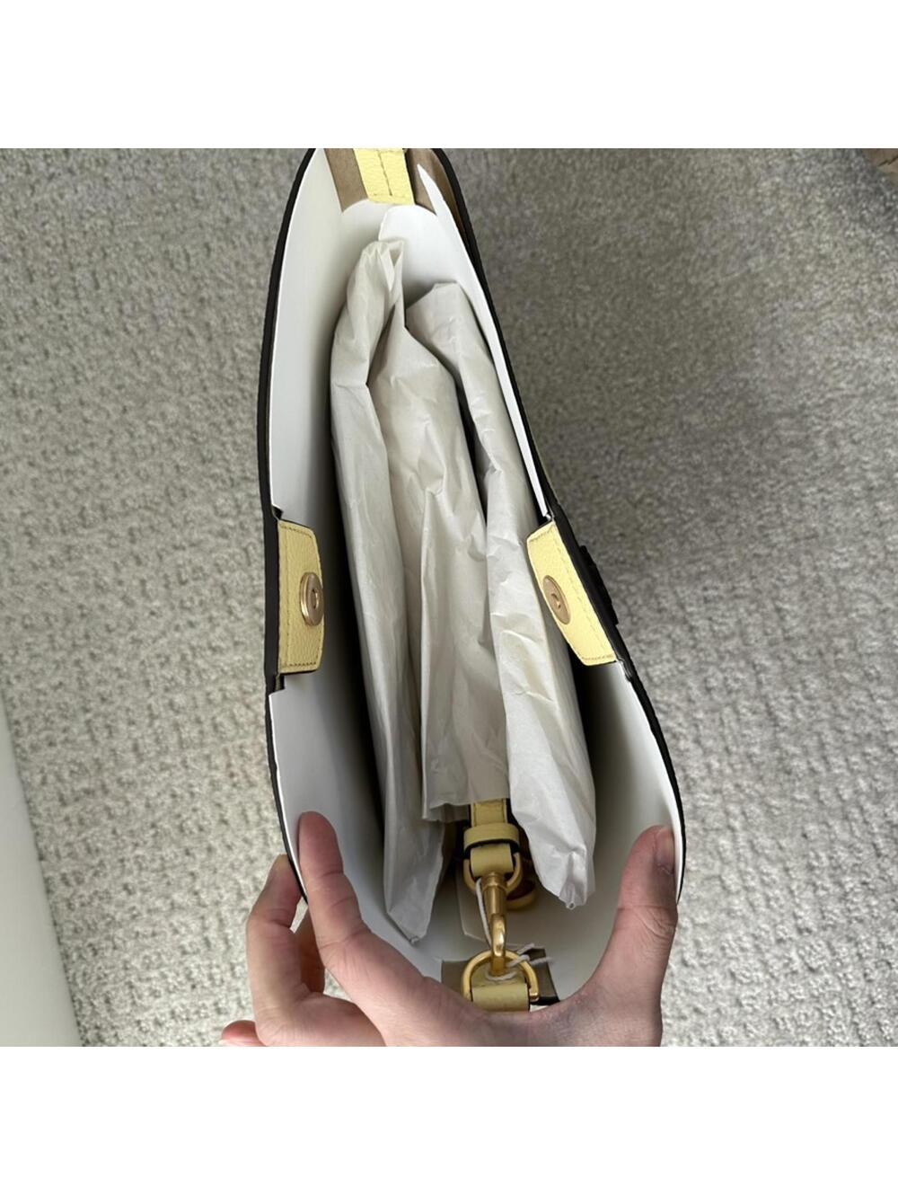 Tory Burch McGraw Leather Bucket Bag Vintage Yellow NWT FLAW - Picture 7 of 9